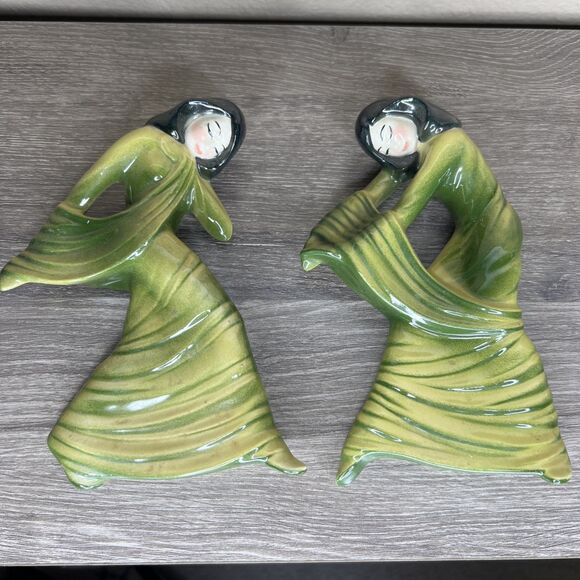 MCM Ceramic Art Studio Pair Of Shadow Dancer Wall Art Figurines Green Madison WI - Picture 1 of 5